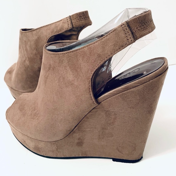 Carlos Santana Platform Wedge - Picture 2 of 12